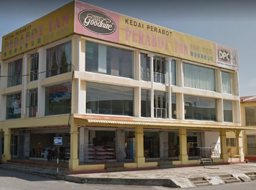 Perabot Tan Sdn Bhd (749896M)