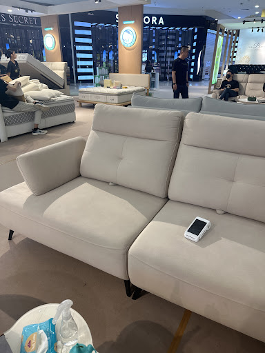 T.U.T.A FURNITURE SDN BHD (皇后家私)